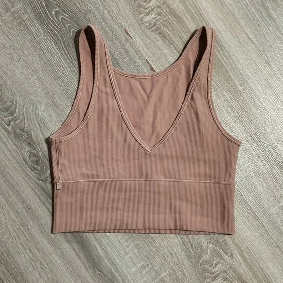 Lululemon Ribbed Workout Top - Picture 2 of 4